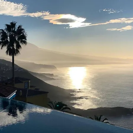 Crystal Ocean Villa Lavaderos *