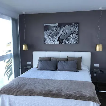 Crystal Ocean Villa Lavaderos